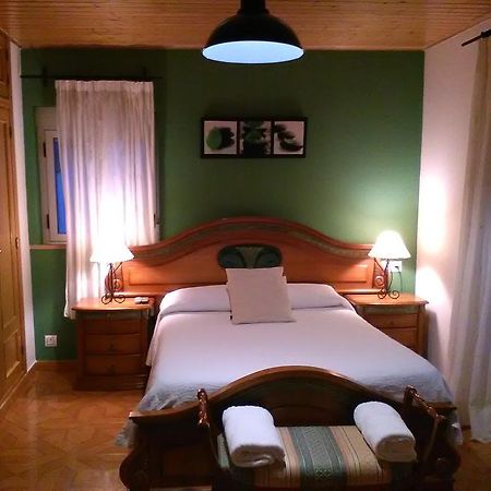 Casa Rural La Esmeralda Наваредонда де Гредос Екстериор снимка