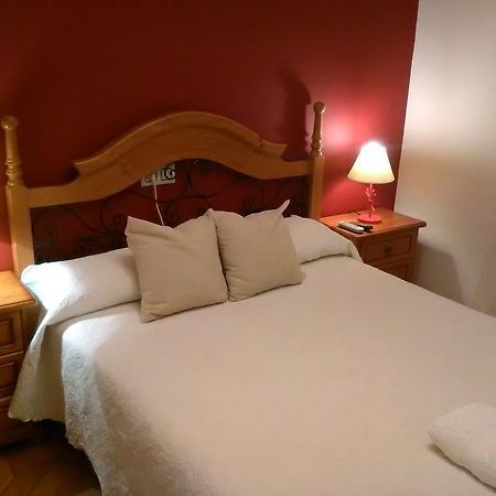 Casa Rural La Esmeralda Наваредонда де Гредос Екстериор снимка